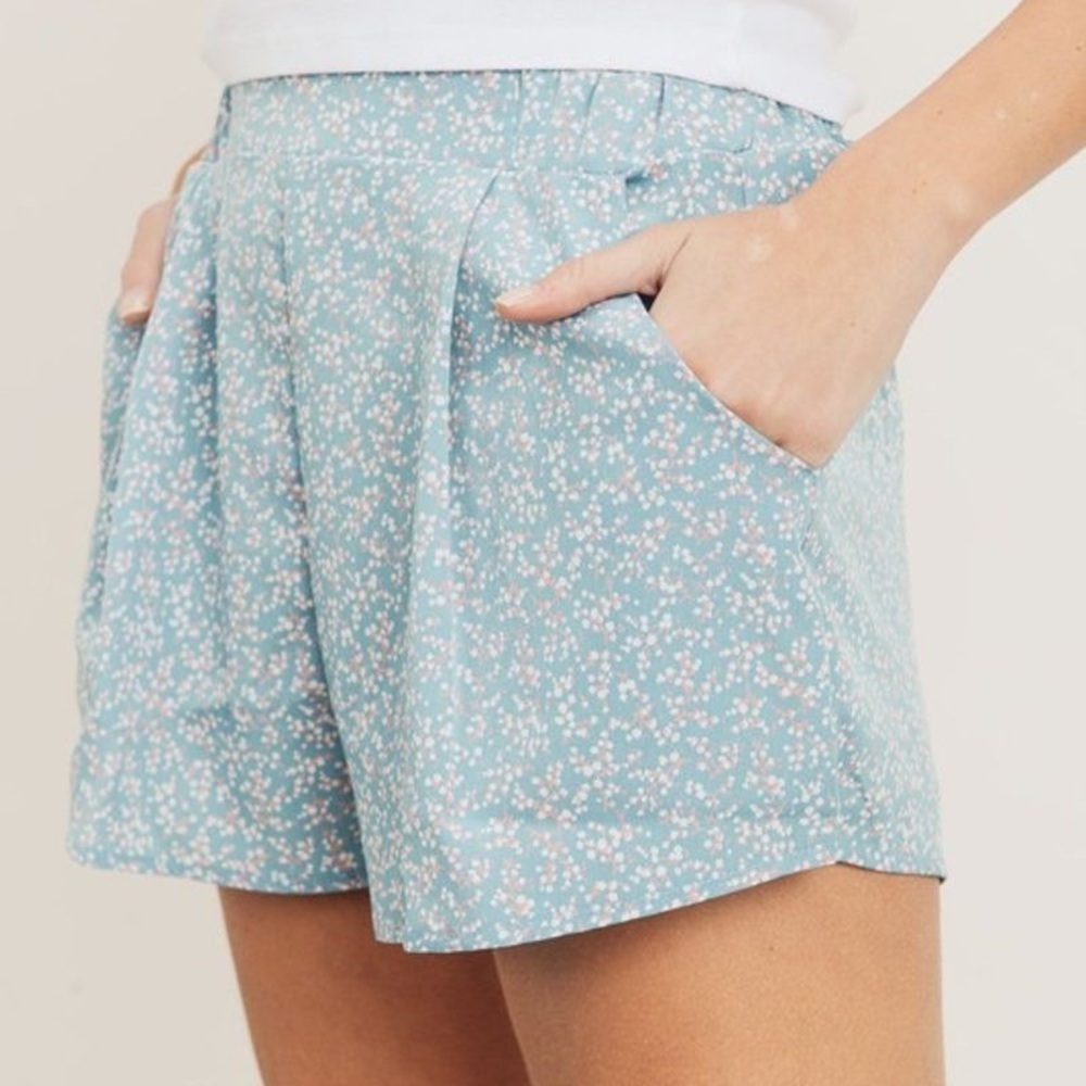 NWT Painted Threads Blue Floral High Waist Shorts